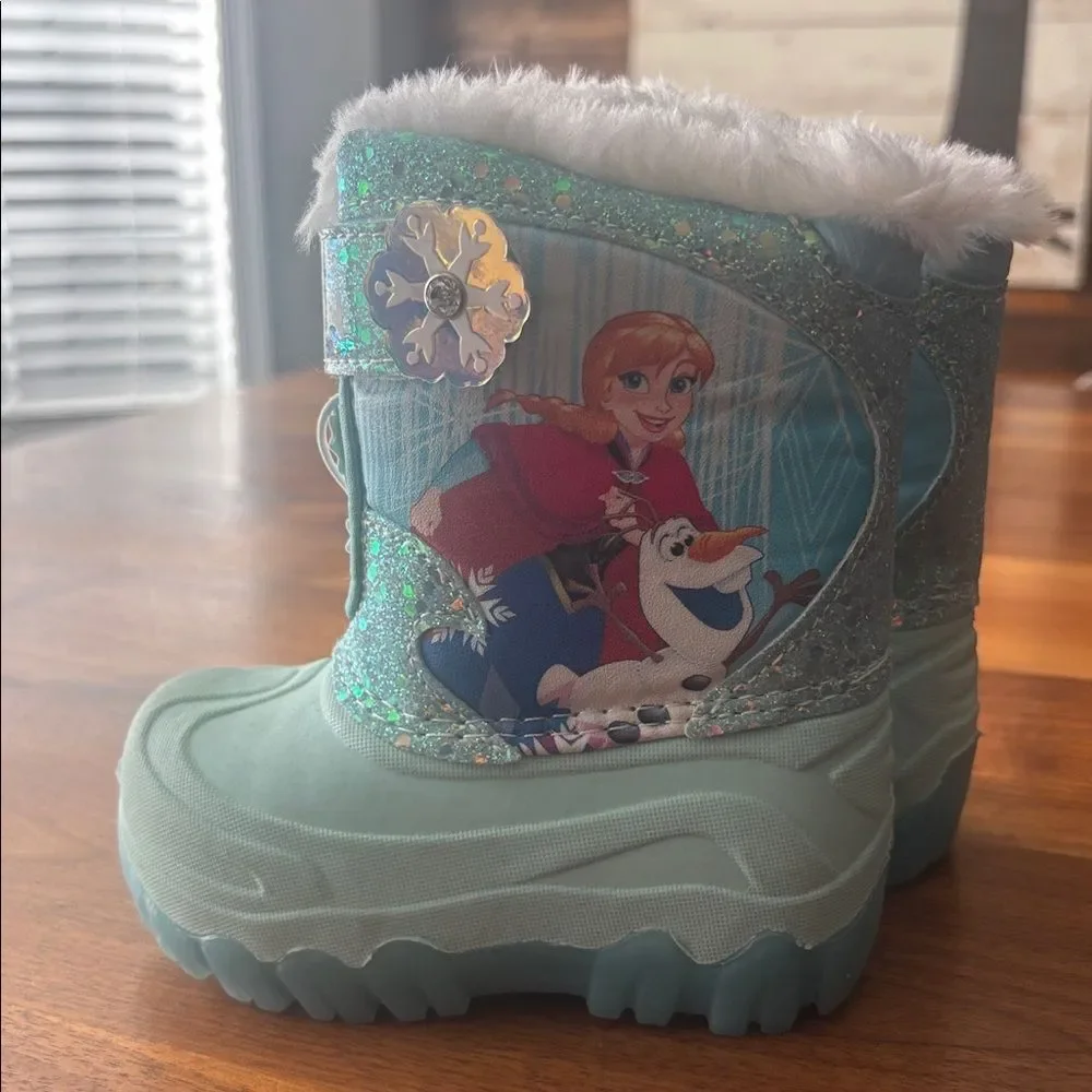 NEW Disney Frozen Lightup Faux Fur Light Blue Winter Boots Baby Size 6